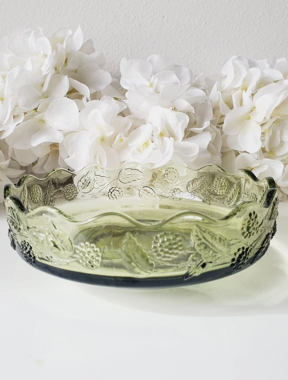 Vintage Elegant Mid-Century Green Glass Floral & Leaf Serving Bowl GUC